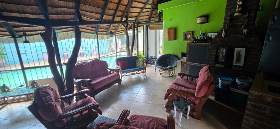 6 Bedroom Property for Sale in Wilkeville North West